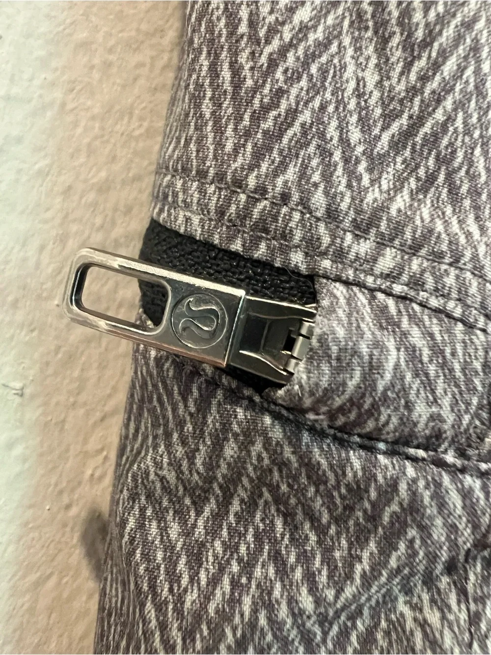 Lululemon Shorts Mens Medium Gray T.H.E. 11” Inseam Linerless Athletic Active